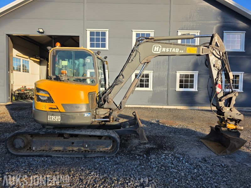 2016 VOLVO ECR58 TILTROTATOR HURTIGFESTE S50 MEDFØLGER GRAVESKUFF PUSSESKUFF SERTIFISERT TIL JULI 2026 - Miniescavatore: foto 4 2016 VOLVO ECR58 TILTROTATOR HURTIGFESTE S50 MEDFØLGER GRAVESKUFF PUSSESKUFF SERTIFISERT TIL JULI 2026 - Miniescavatore: foto 4