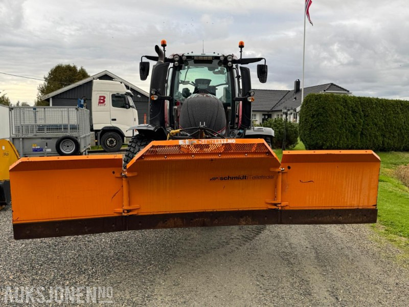 2016 Valtra T174E med Schmidt Tellefsdal U-LS 43.6 plog (2022), Valtra 76 frontlaster og betong lodd - Trattore: foto 2 2016 Valtra T174E med Schmidt Tellefsdal U-LS 43.6 plog (2022), Valtra 76 frontlaster og betong lodd - Trattore: foto 2