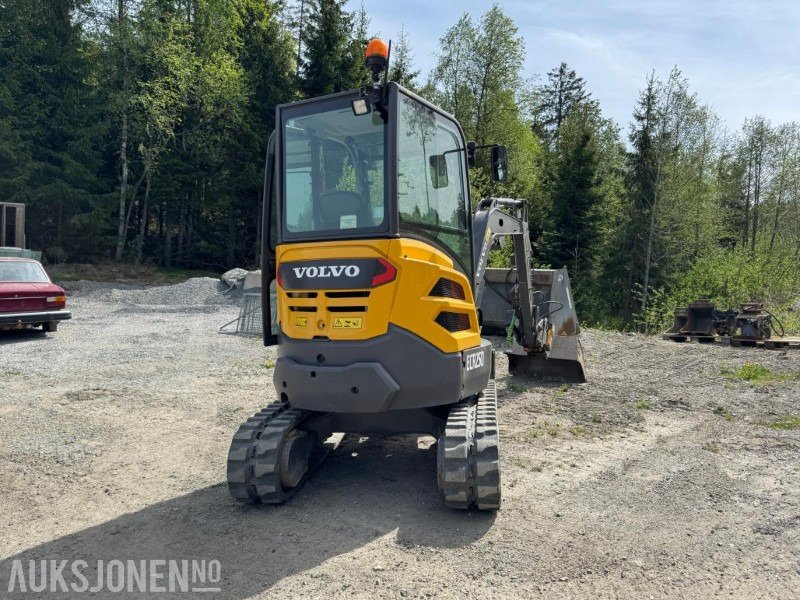 2017 Volvo ECR25D m/Engcon tiltrotator, SE-klype, 3 skuffer, vibroplate, 891 timer, Minigraver - Miniescavatore: foto 5 2017 Volvo ECR25D m/Engcon tiltrotator, SE-klype, 3 skuffer, vibroplate, 891 timer, Minigraver - Miniescavatore: foto 5