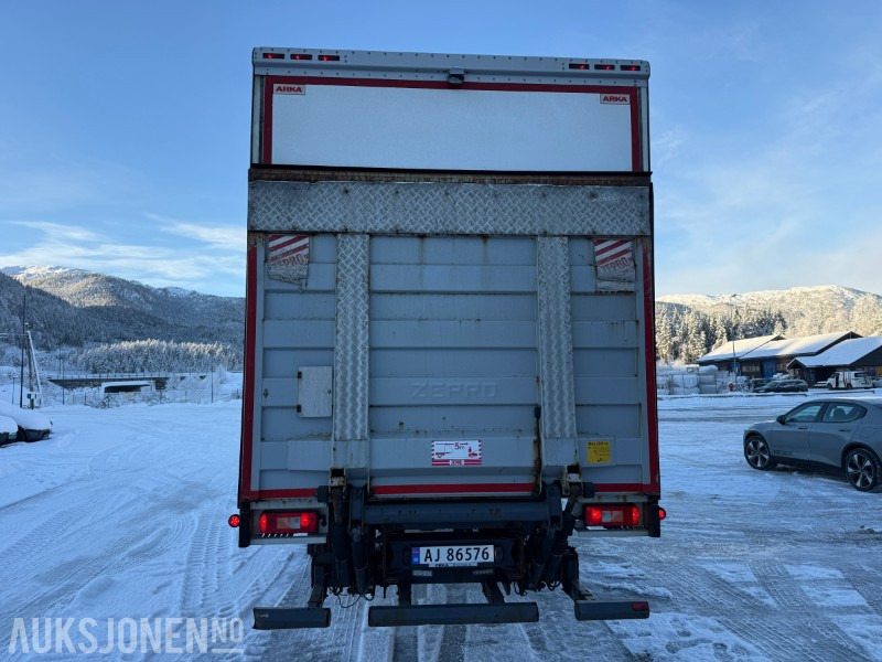 2017 Volvo FM 330 Euro 6 skapbil - 406117 km - Eu godkjent. - Autocarro furgonato: foto 4 2017 Volvo FM 330 Euro 6 skapbil - 406117 km - Eu godkjent. - Autocarro furgonato: foto 4