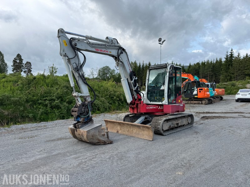 2018 Takeuchi TB280FR – 8,5-tonns gravemaskin med Side-to-Side Boom, tilt, sentralsmøring og 2 skuffer - Escavatore: foto 2 2018 Takeuchi TB280FR – 8,5-tonns gravemaskin med Side-to-Side Boom, tilt, sentralsmøring og 2 skuffer - Escavatore: foto 2