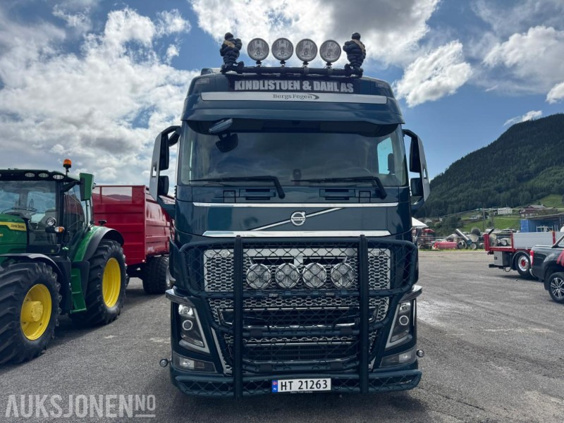 2018 Volvo FH16 8X4 komplett tømmerbil med kran og henger. - Camion trasporto legname, Camion con gru: foto 2 2018 Volvo FH16 8X4 komplett tømmerbil med kran og henger. - Camion trasporto legname, Camion con gru: foto 2