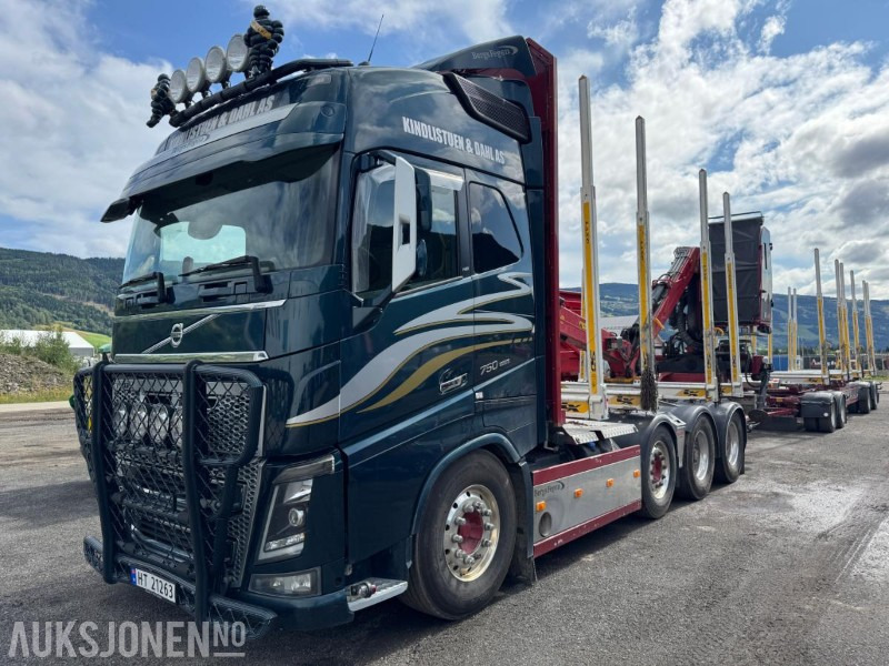 2018 Volvo FH16 8X4 komplett tømmerbil med kran og henger. - Camion trasporto legname, Camion con gru: foto 1 2018 Volvo FH16 8X4 komplett tømmerbil med kran og henger. - Camion trasporto legname, Camion con gru: foto 1