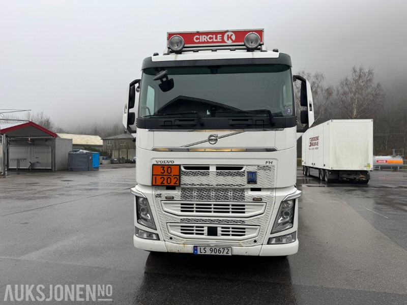 2018 Volvo FH500 - Tankbil - HMK Bilcon tankpåbygg, 18 m³, 4 kammer - Helluft - Camion cisterna: foto 2 2018 Volvo FH500 - Tankbil - HMK Bilcon tankpåbygg, 18 m³, 4 kammer - Helluft - Camion cisterna: foto 2