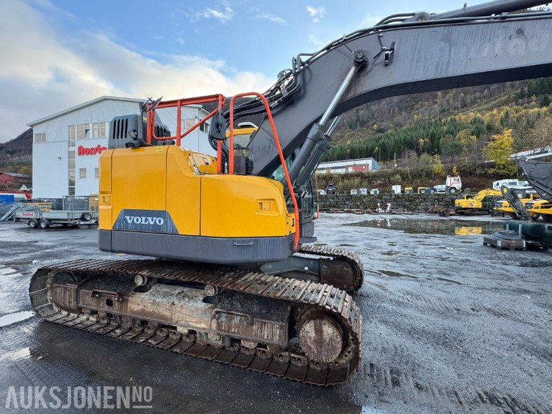 2020 Volvo ECR 235EL Gravemaskin - S70 feste - Pusskuffe - Sentralsmøring - bunkringspumpe - Tiltrotator - Pusskuffe - Sertifisert - Escavatore: foto 5 2020 Volvo ECR 235EL Gravemaskin - S70 feste - Pusskuffe - Sentralsmøring - bunkringspumpe - Tiltrotator - Pusskuffe - Sertifisert - Escavatore: foto 5