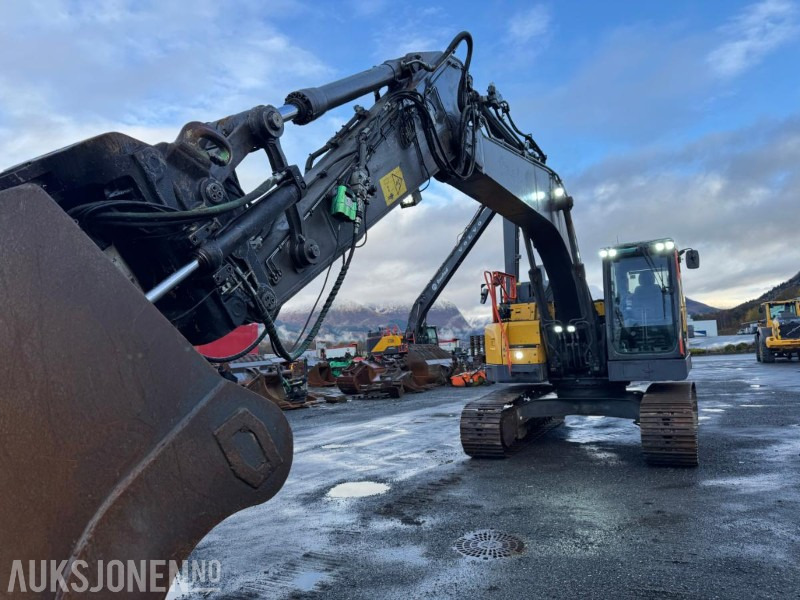 2020 Volvo ECR 235EL Gravemaskin - S70 feste - Pusskuffe - Sentralsmøring - bunkringspumpe - Tiltrotator - Pusskuffe - Sertifisert - Escavatore: foto 4 2020 Volvo ECR 235EL Gravemaskin - S70 feste - Pusskuffe - Sentralsmøring - bunkringspumpe - Tiltrotator - Pusskuffe - Sertifisert - Escavatore: foto 4