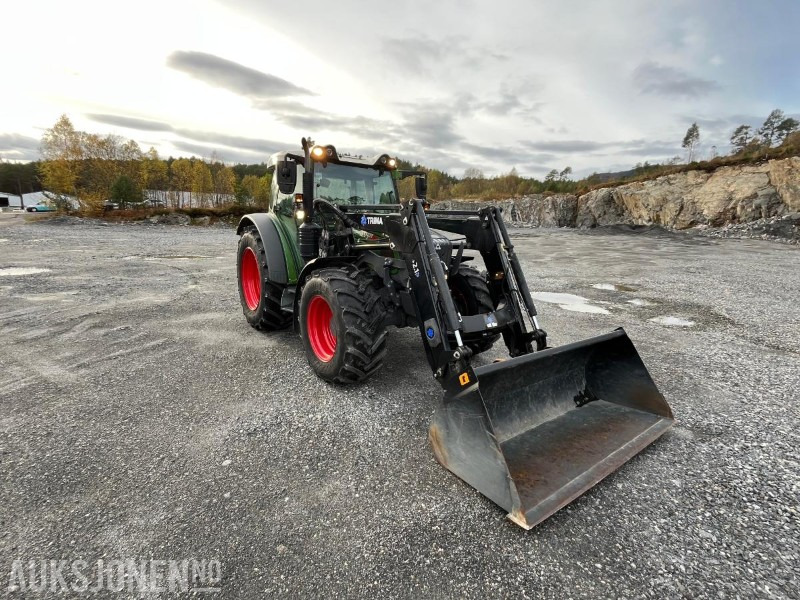 2021 Fendt 211 Vario med Trima frontlaster, hydraulisk toppstag, triangel og skuffe - Trattore: foto 4 2021 Fendt 211 Vario med Trima frontlaster, hydraulisk toppstag, triangel og skuffe - Trattore: foto 4
