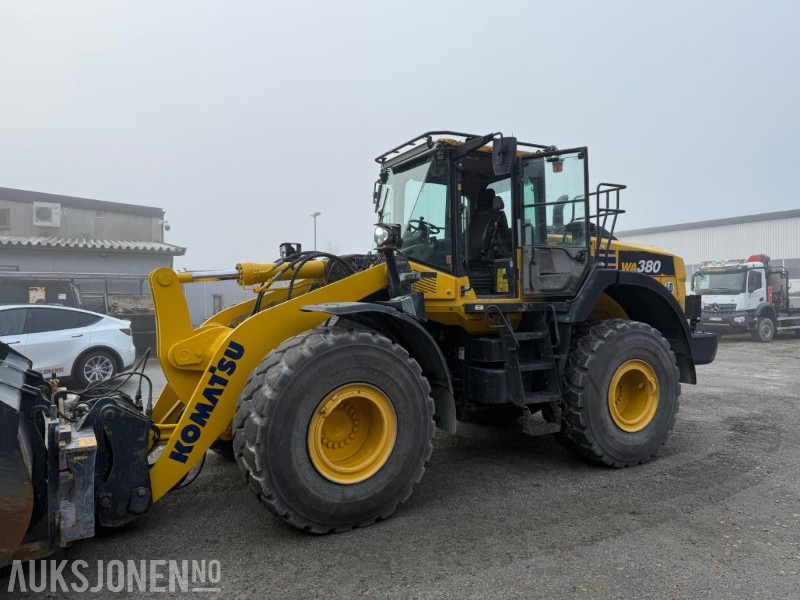 2022 Komatsu WA380-8E0 hjullaster – 2 150,9 timer, Hydr. pallegaffel og skuffe - Pala gommata: foto 2 2022 Komatsu WA380-8E0 hjullaster – 2 150,9 timer, Hydr. pallegaffel og skuffe - Pala gommata: foto 2