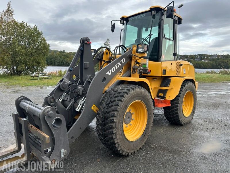 2024 Volvo L35GT HJULLASTER MED PALLEGAFFLER - 256 TIMER - Pala gommata: foto 1 2024 Volvo L35GT HJULLASTER MED PALLEGAFFLER - 256 TIMER - Pala gommata: foto 1