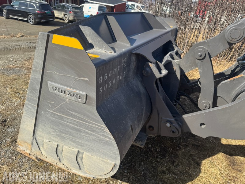 2024 Volvo L70H2 HJULLASTER MED SKUFFE, SETRALSMØRING, VEKT +++KUN 400 TIMER - Pala gommata: foto 4 2024 Volvo L70H2 HJULLASTER MED SKUFFE, SETRALSMØRING, VEKT +++KUN 400 TIMER - Pala gommata: foto 4