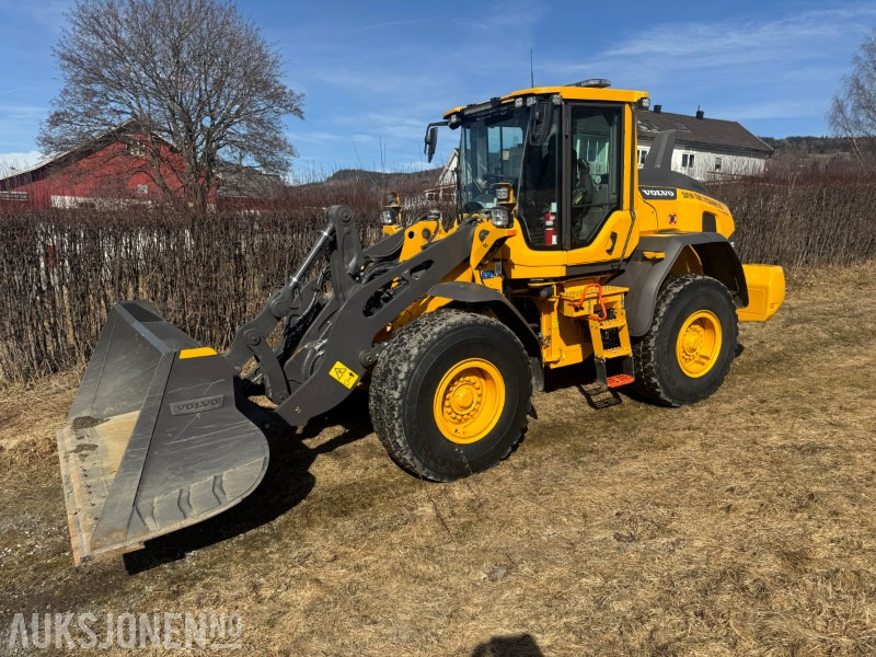 2024 Volvo L70H2 HJULLASTER MED SKUFFE, SETRALSMØRING, VEKT +++KUN 400 TIMER - Pala gommata: foto 1 2024 Volvo L70H2 HJULLASTER MED SKUFFE, SETRALSMØRING, VEKT +++KUN 400 TIMER - Pala gommata: foto 1