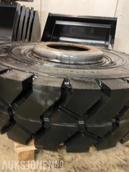 4 stk nye Michelin 14.00 R24 hjullaster-/anleggs-hjul - dekk med felg - ny gummibane - Attrezzatura da costruzione: foto 2 4 stk nye Michelin 14.00 R24 hjullaster-/anleggs-hjul - dekk med felg - ny gummibane - Attrezzatura da costruzione: foto 2