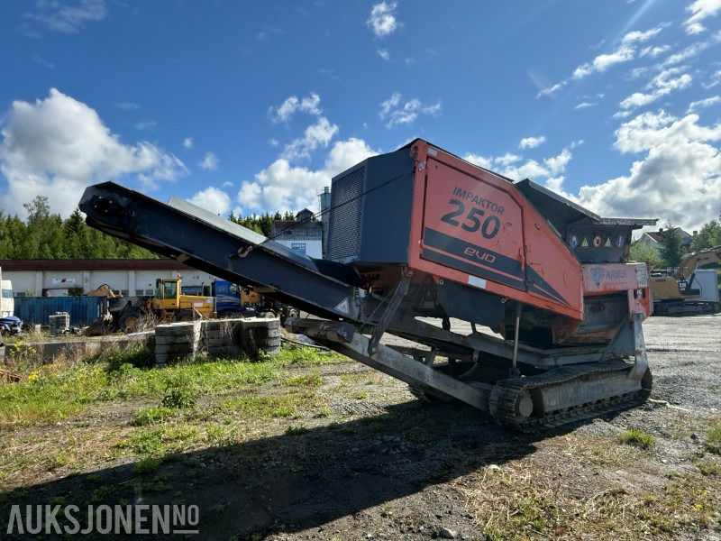 Arjes Impaktor 250 evo kvern - 2 sett med knusekassetter - Servicekit - 922 arbeidstimer - Trituratore industriale: foto 1 Arjes Impaktor 250 evo kvern - 2 sett med knusekassetter - Servicekit - 922 arbeidstimer - Trituratore industriale: foto 1
