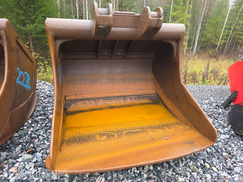 Klepp mekk renskeskuffe KM 3 feste - Attrezzatura per Macchina da cantiere: foto 4 Klepp mekk renskeskuffe KM 3 feste - Attrezzatura per Macchina da cantiere: foto 4