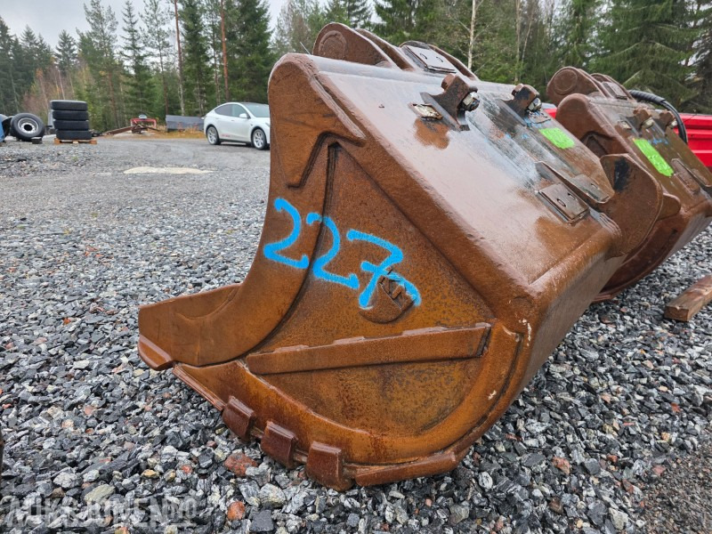 Klepp mekk renskeskuffe KM 3 feste - Attrezzatura per Macchina da cantiere: foto 5 Klepp mekk renskeskuffe KM 3 feste - Attrezzatura per Macchina da cantiere: foto 5