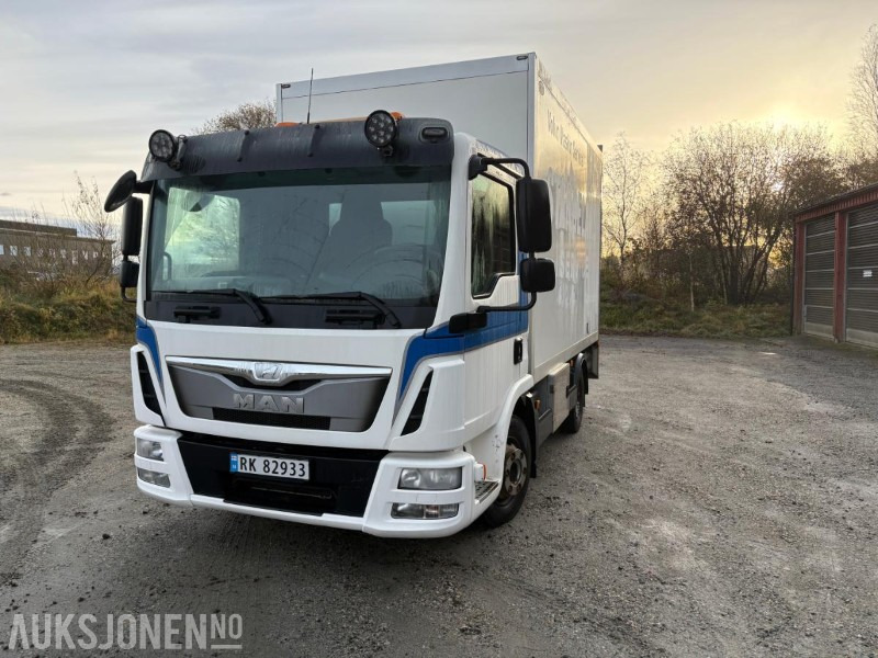 2013 MAN TGL 3 seter Euro6 4X2 skap m/varme og innredning - Camion: foto 1 2013 MAN TGL 3 seter Euro6 4X2 skap m/varme og innredning - Camion: foto 1