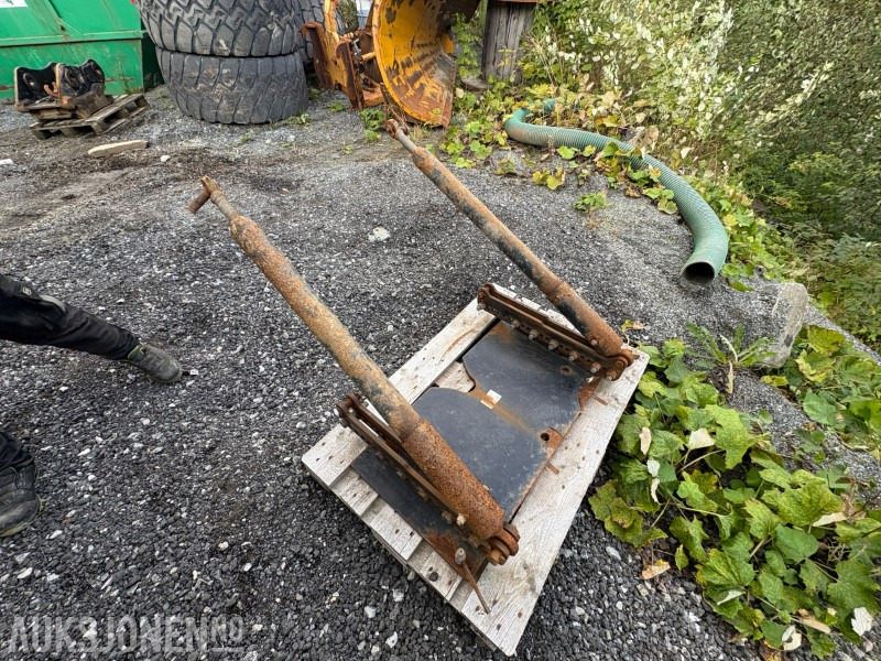 2017 Tellefsdal feste / brøyteplate - Camion: foto 2 2017 Tellefsdal feste / brøyteplate - Camion: foto 2