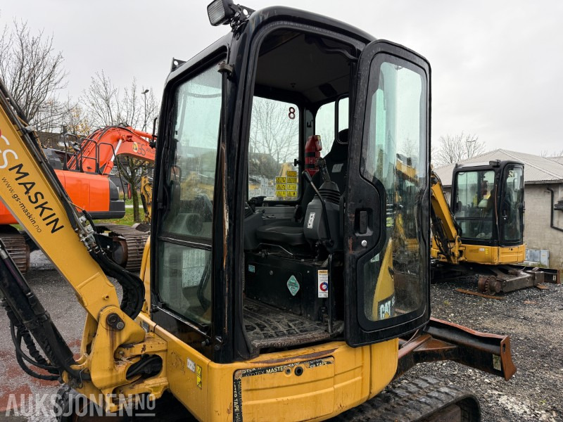 Cat 303.5E - Minigraver - SMP hurtigfeste S40 - SMP graveskuff + smalskuff - 7204 timer - Miniescavatore: foto 2 Cat 303.5E - Minigraver - SMP hurtigfeste S40 - SMP graveskuff + smalskuff - 7204 timer - Miniescavatore: foto 2