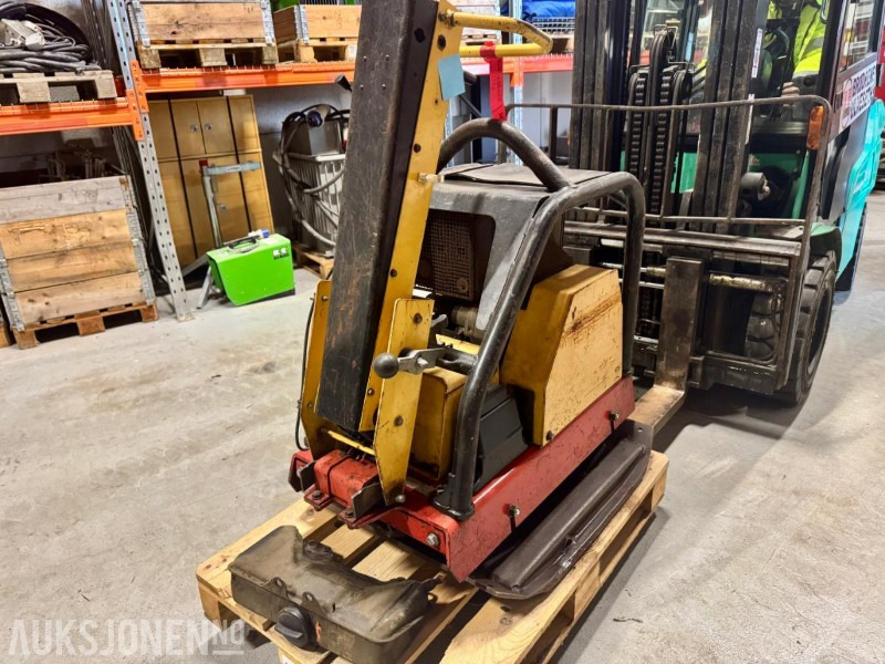 Dynapac LG 500 – Vibroplate - Attrezzatura da costruzione: foto 1 Dynapac LG 500 – Vibroplate - Attrezzatura da costruzione: foto 1