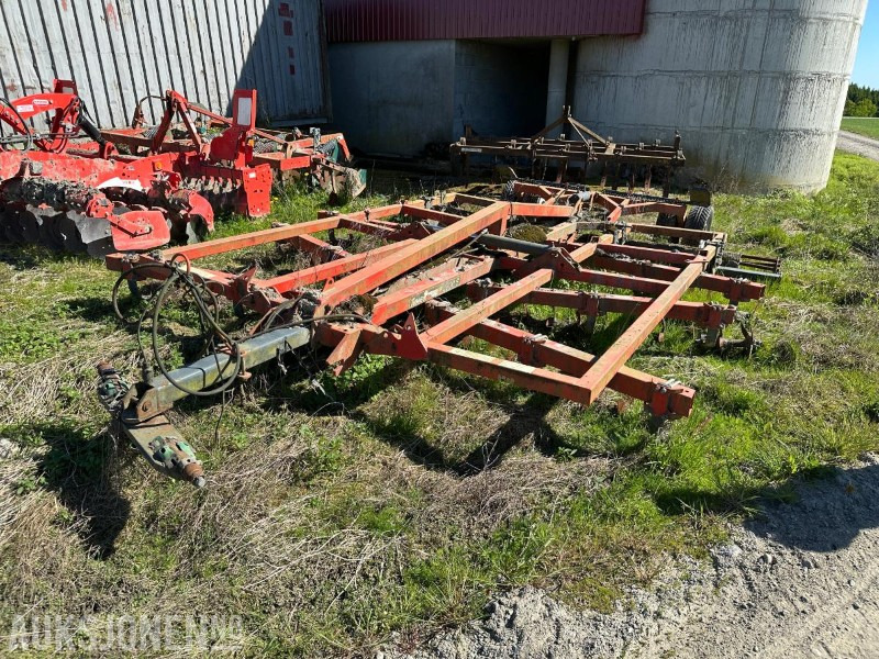 2001 Tume 3800 - Spaknivharv - Macchina agricola: foto 1 2001 Tume 3800 - Spaknivharv - Macchina agricola: foto 1