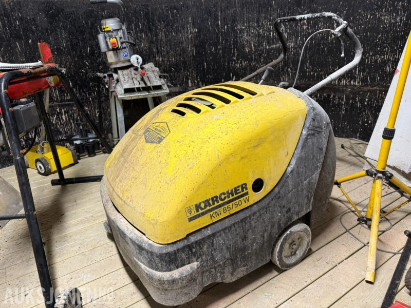 Kärcher KM 85/50 W – Bensindrevet feiemaskin - Macchinario industriale: foto 1 Kärcher KM 85/50 W – Bensindrevet feiemaskin - Macchinario industriale: foto 1