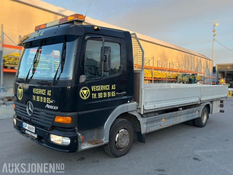 Mercedes-Benz Atego 818/42 – 2005-modell – 7,5 tonn planbil – Kjørbar, men EU utløpt - Autocarro con pianale/ Cassone fisso: foto 1 Mercedes-Benz Atego 818/42 – 2005-modell – 7,5 tonn planbil – Kjørbar, men EU utløpt - Autocarro con pianale/ Cassone fisso: foto 1