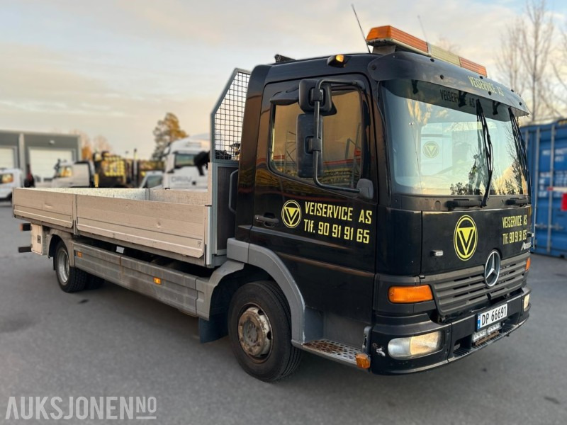 Mercedes-Benz Atego 818/42 – 2005-modell – 7,5 tonn planbil – Kjørbar, men EU utløpt - Autocarro con pianale/ Cassone fisso: foto 3 Mercedes-Benz Atego 818/42 – 2005-modell – 7,5 tonn planbil – Kjørbar, men EU utløpt - Autocarro con pianale/ Cassone fisso: foto 3
