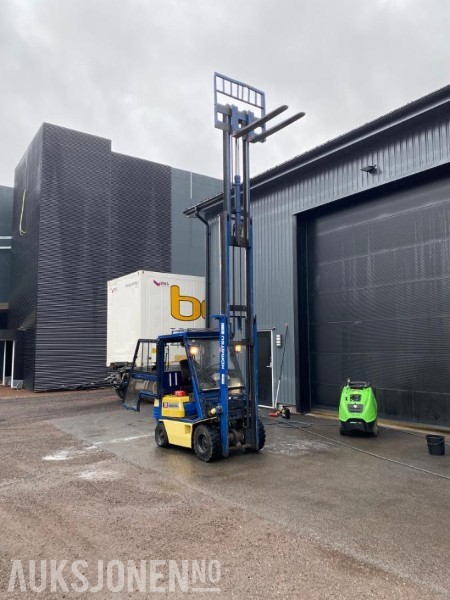 1994 Komatsu FG18T-15 - Mezzo di movimentazione: foto 3 1994 Komatsu FG18T-15 - Mezzo di movimentazione: foto 3