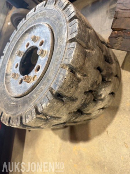 2000 Andre Super Elastic truckdekk – 4 stk - Mezzo di movimentazione: foto 2 2000 Andre Super Elastic truckdekk – 4 stk - Mezzo di movimentazione: foto 2