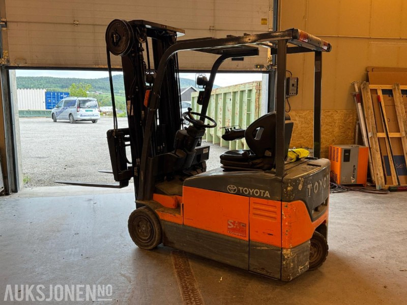 2005 Toyota 7FBEF15 gaffeltruck / 5 meter løftehøyde - Mezzo di movimentazione: foto 2 2005 Toyota 7FBEF15 gaffeltruck / 5 meter løftehøyde - Mezzo di movimentazione: foto 2