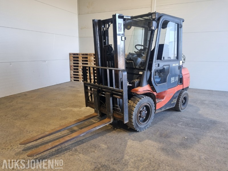 2007 Toyota 02-7FGF30 gasstruck 3T 5170 timer - Mezzo di movimentazione: foto 1 2007 Toyota 02-7FGF30 gasstruck 3T 5170 timer - Mezzo di movimentazione: foto 1