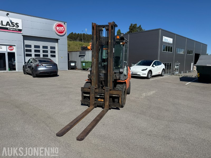 2008 Toyota 02-7FD45 Motvektstruck - Gaffeltruck - Mezzo di movimentazione: foto 2 2008 Toyota 02-7FD45 Motvektstruck - Gaffeltruck - Mezzo di movimentazione: foto 2