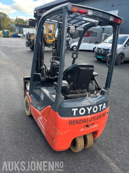 2013 Toyota 8FBET15 - Elektrisk truck - Hydraulisk spredning og sideforskyvning på gafler - Vekt på gafler - Gått 1671 timer - Mezzo di movimentazione: foto 2 2013 Toyota 8FBET15 - Elektrisk truck - Hydraulisk spredning og sideforskyvning på gafler - Vekt på gafler - Gått 1671 timer - Mezzo di movimentazione: foto 2