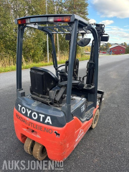 2013 Toyota 8FBET15 - Elektrisk truck - Hydraulisk spredning og sideforskyvning på gafler - Vekt på gafler - Gått 1671 timer - Mezzo di movimentazione: foto 3 2013 Toyota 8FBET15 - Elektrisk truck - Hydraulisk spredning og sideforskyvning på gafler - Vekt på gafler - Gått 1671 timer - Mezzo di movimentazione: foto 3