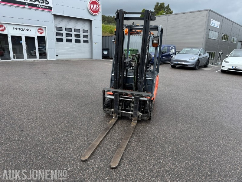 2013 Toyota 8FBET18 elektrisk gaffeltruck - Mezzo di movimentazione: foto 2 2013 Toyota 8FBET18 elektrisk gaffeltruck - Mezzo di movimentazione: foto 2