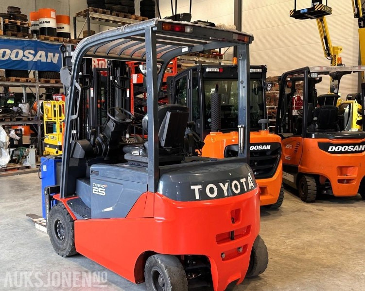 2014 Toyota 8FBMKT25 – 2,5T elektrisk gaffeltruck - Mezzo di movimentazione: foto 2 2014 Toyota 8FBMKT25 – 2,5T elektrisk gaffeltruck - Mezzo di movimentazione: foto 2