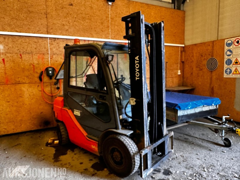 2014 Toyota Tonero 25 (8FD25F) reparasjonsobjekt/deletruck - Mezzo di movimentazione: foto 1 2014 Toyota Tonero 25 (8FD25F) reparasjonsobjekt/deletruck - Mezzo di movimentazione: foto 1