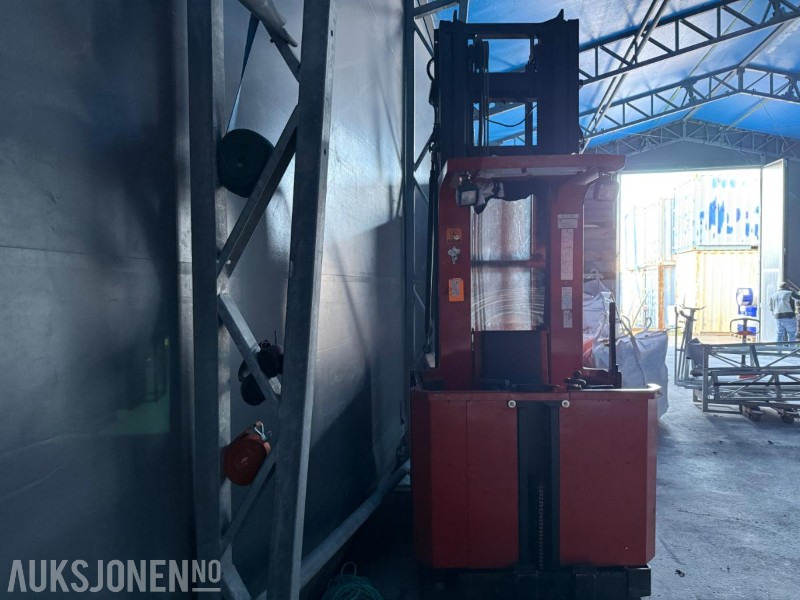 BT 1000 HSE ordreplukktruck (2007-modell) - Mezzo di movimentazione: foto 4 BT 1000 HSE ordreplukktruck (2007-modell) - Mezzo di movimentazione: foto 4