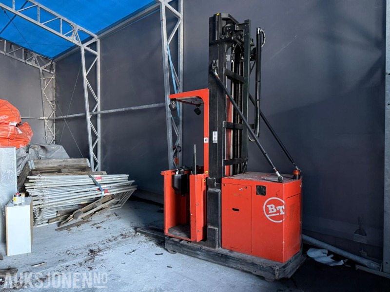 BT 1000 HSE ordreplukktruck (2007-modell) - Mezzo di movimentazione: foto 1 BT 1000 HSE ordreplukktruck (2007-modell) - Mezzo di movimentazione: foto 1