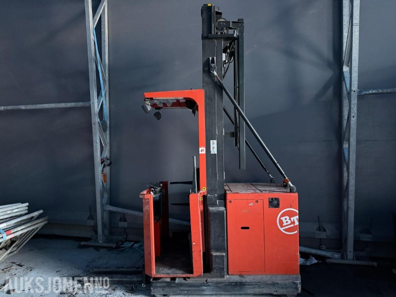 BT 1000 HSE ordreplukktruck (2007-modell) - Mezzo di movimentazione: foto 2 BT 1000 HSE ordreplukktruck (2007-modell) - Mezzo di movimentazione: foto 2