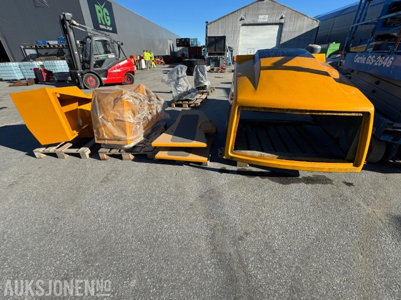 Moxy MT41 panser og side kasser med lokk. - Attrezzatura da costruzione: foto 1 Moxy MT41 panser og side kasser med lokk. - Attrezzatura da costruzione: foto 1