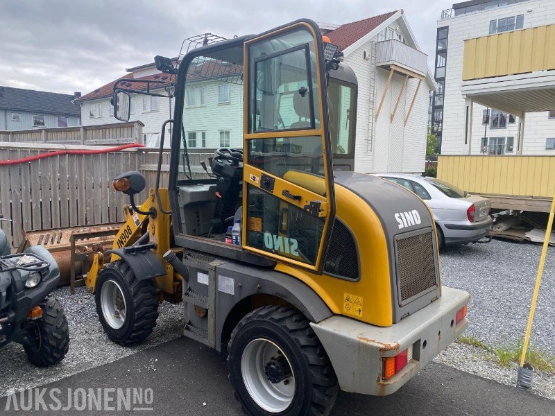 Sino 908 Hjullaster med skuffe og pallegaffler - Pala gommata: foto 2 Sino 908 Hjullaster med skuffe og pallegaffler - Pala gommata: foto 2