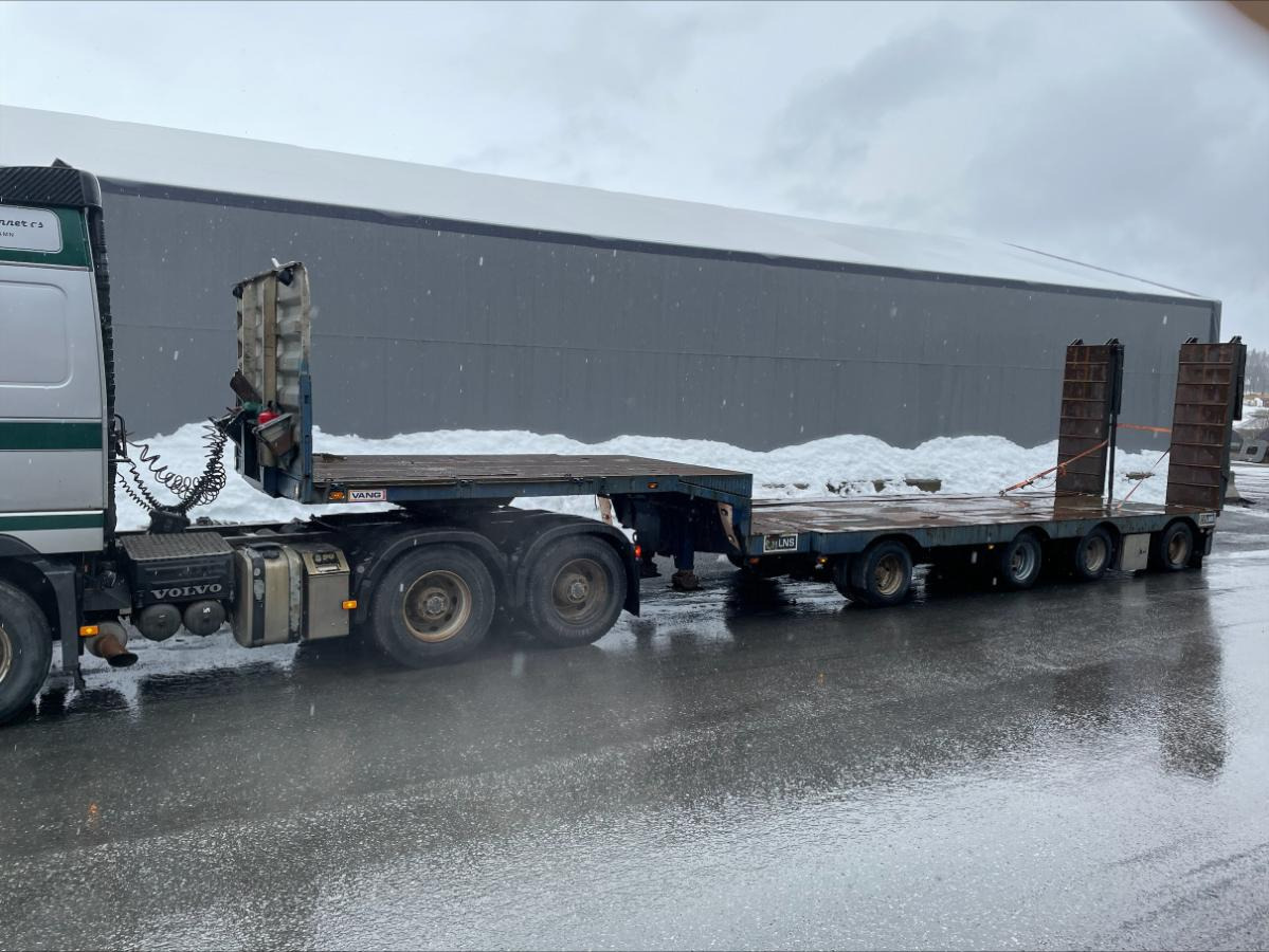 2005 Volvo FH16 6x4 Trekkvogn med Vang SHSL 1111TS maskinhenger - Trattore stradale: foto 2 2005 Volvo FH16 6x4 Trekkvogn med Vang SHSL 1111TS maskinhenger - Trattore stradale: foto 2