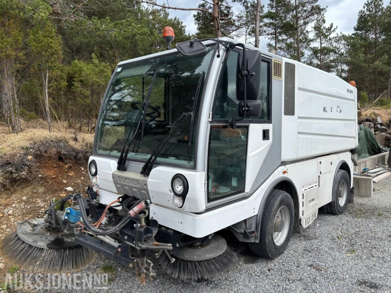 2010 Bucher CityCat 5000 feiebil / kostebil - Veicolo speciale/ Comunale: foto 1 2010 Bucher CityCat 5000 feiebil / kostebil - Veicolo speciale/ Comunale: foto 1