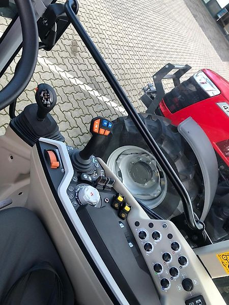 Trattore Massey Ferguson MF 3VI105 Efficient: foto 6