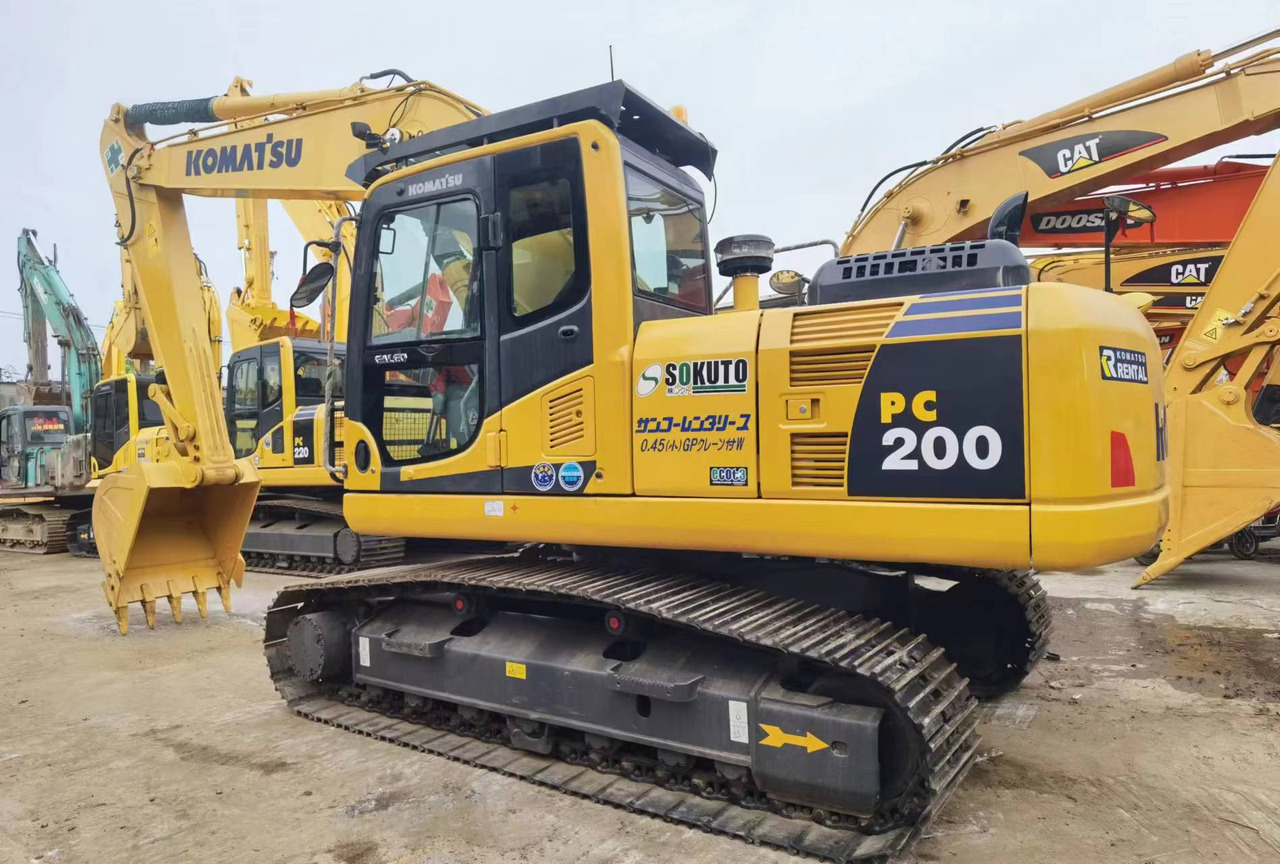 Komatsu PC200 PC210 PC220 Used Excavator in Excellent Work Condition - Escavatore cingolato: foto 1 Komatsu PC200 PC210 PC220 Used Excavator in Excellent Work Condition - Escavatore cingolato: foto 1