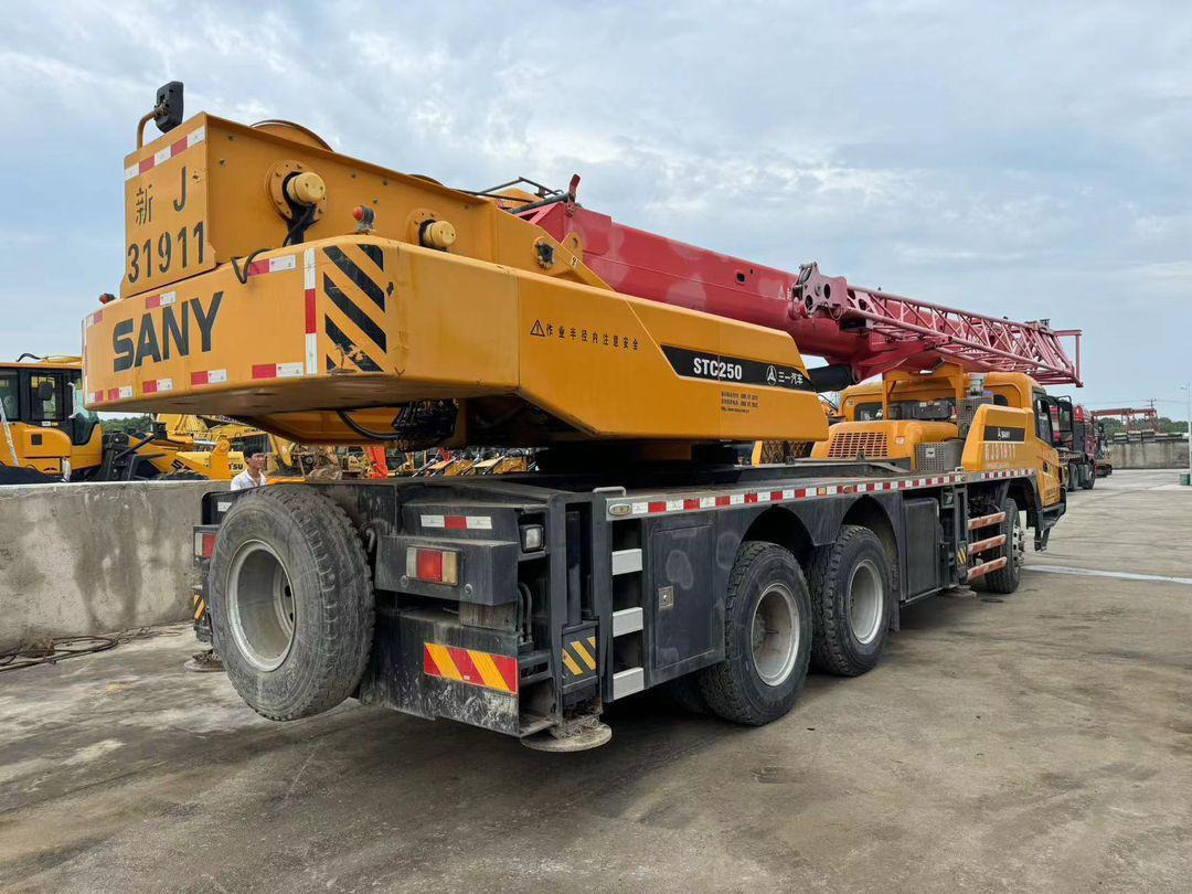 Sany 25 Ton Used Truck Crane 50 Ton 70 Ton 80 Ton 100 Ton 120 Ton 200 Ton 220Ton 240 Ton 300 Ton XCMG Zoomlion Liebherr Tadano Truck Crane - Autogru: foto 1 Sany 25 Ton Used Truck Crane 50 Ton 70 Ton 80 Ton 100 Ton 120 Ton 200 Ton 220Ton 240 Ton 300 Ton XCMG Zoomlion Liebherr Tadano Truck Crane - Autogru: foto 1
