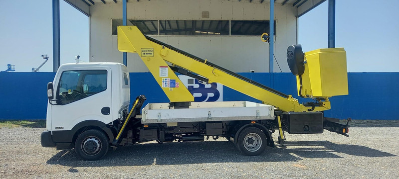 Nissan CABSTAR NT400 MOVEX TLR18 - Camion, Camion con gru: foto 1 Nissan CABSTAR NT400 MOVEX TLR18 - Camion, Camion con gru: foto 1