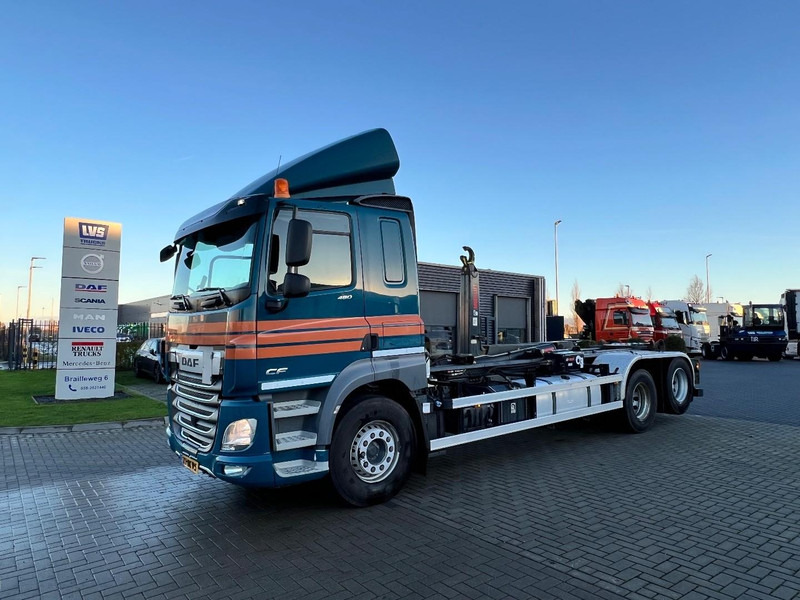 DAF CF85 6x2 containersysteem Only 350.000km / HIAB XR 26S Haakarmsyteem - Autocarro scarrabile: foto 1 DAF CF85 6x2 containersysteem Only 350.000km / HIAB XR 26S Haakarmsyteem - Autocarro scarrabile: foto 1