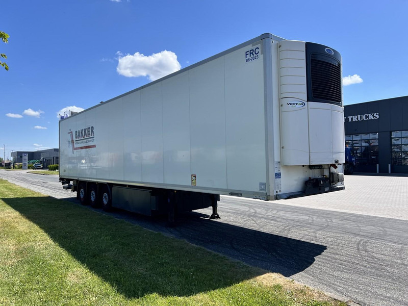 Kögel 3 - assige koeloplegger Carrier vector 1550 - Semirimorchio frigorifero: foto 3 Kögel 3 - assige koeloplegger Carrier vector 1550 - Semirimorchio frigorifero: foto 3